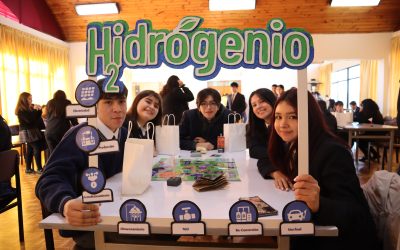 Lanzamiento juego de mesa «Hidrógenio» en Liceo La Asunción de Talcahuano
