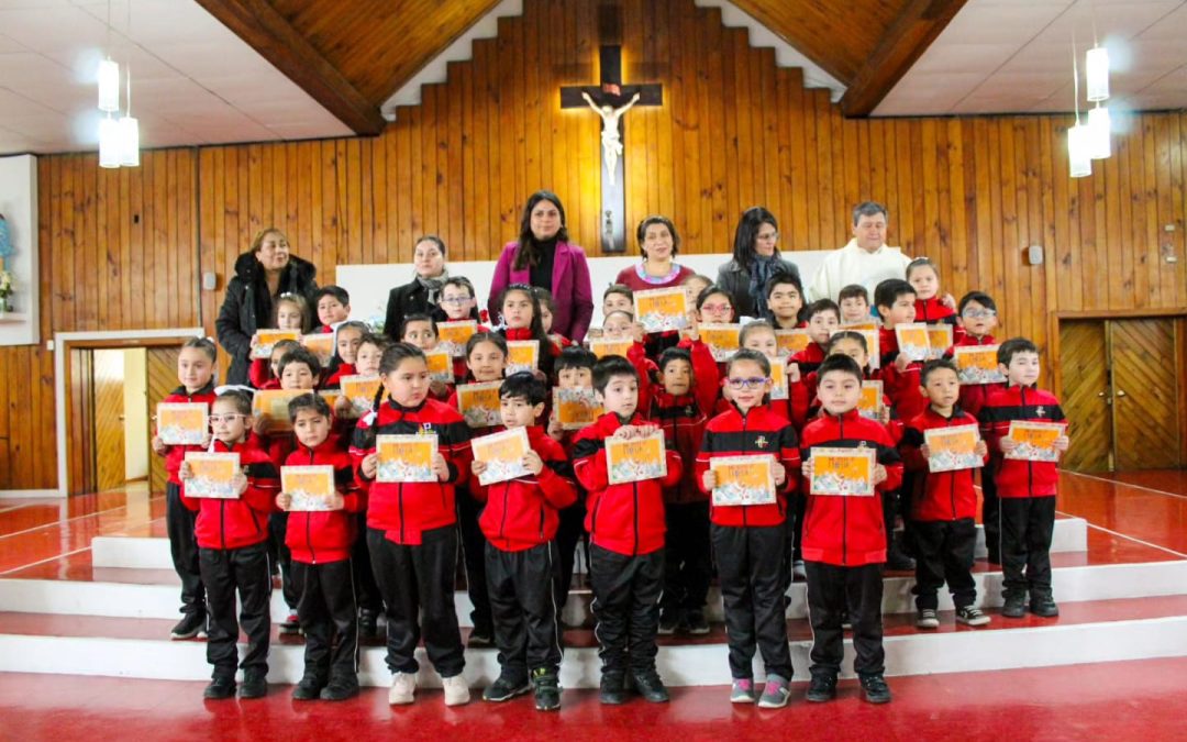 Estudiantes del Liceo La Asunción reciben su primera Biblia